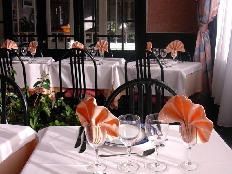 Arcantis Hotel Metropole ชาเตล-กียง ร้านอาหาร รูปภาพ